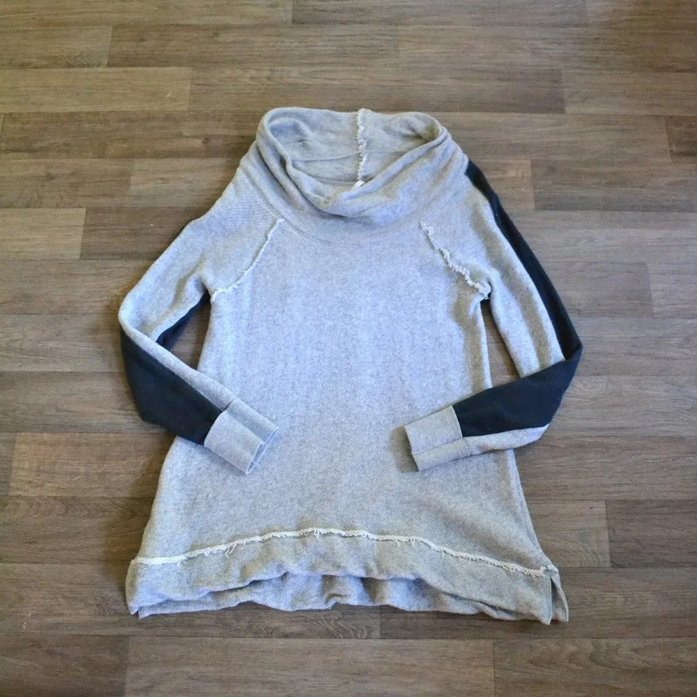 NWOT Free People Cowlneck Oversized Turtleneck Tunic Pullover Sweater Size S